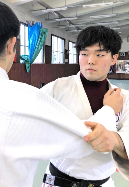 国立大医学部生として初めて柔道の全日本選手権に挑む藤本智朗選手＝青森県弘前市の弘前大（本人提供）