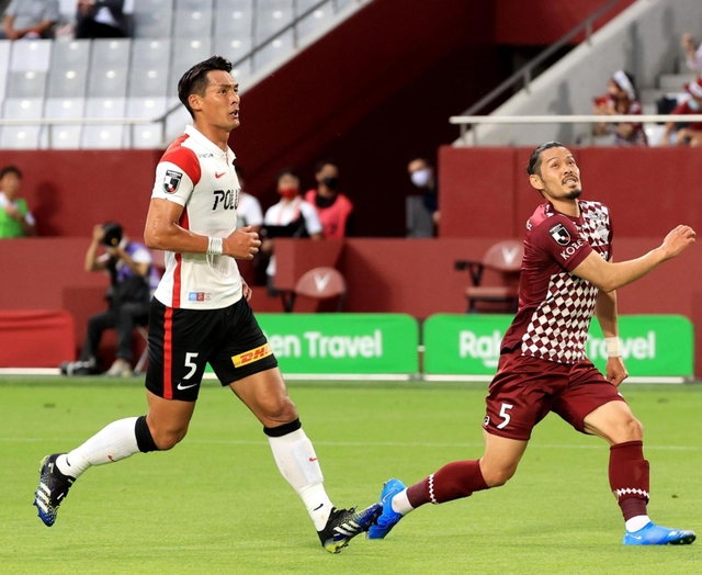 Ｊ１神戸への加入が確実となった浦和・槙野智章（左）＝６月６日、ノエビアスタジアム神戸