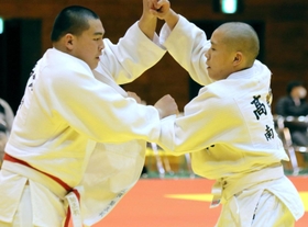 柔道男子団体・小野-南淡＝高砂市総合体育館