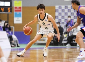ＦＥ名古屋-西宮　第１クオーター、ドリブルで攻める西宮の道原（Ｃ）B.LEAGUE