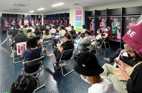 ワクチン接種に選手ロッカーも使用された（Ｃ）ＶＩＳＳＥＬ　ＫＯＢＥ