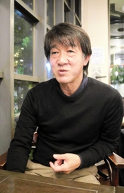 全国高校選手権の思い出を語るＪ１神戸元監督の和田昌裕さん＝神戸市東灘区