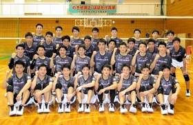 総合力の高さで勝負する男子・市尼崎の選手たち＝尼崎市の同校