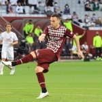 神戸－Ｃ大阪　試合終了間際に同点ゴールを決める神戸のＤＦトーマス・フェルマーレン＝５月１５日、ノエビアスタジアム神戸