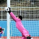 三原-大的　ＰＫ戦で３人目を止める大的のＧＫ茶木＝王子スタジアム