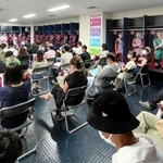 ワクチン接種に選手ロッカーも使用された（Ｃ）ＶＩＳＳＥＬ　ＫＯＢＥ