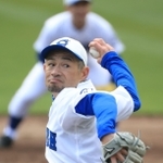 女子高校選抜から１７三振を奪い、４安打完封したイチローさん＝１８日午後、神戸市須磨区、ほっともっとフィールド神戸（撮影・吉田敦史）