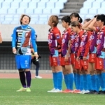 ＩＮＡＣ神戸－日テレ東京Ｖメニーナ　初戦で敗退し悔しがるＩＮＡＣ神戸イレブン＝ヤンマースタジアム長居