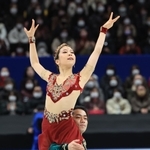 アイスダンス・フリー　息の合った演技をする村元哉中（上）、高橋大輔組＝さいたまスーパーアリーナ（撮影・吉田敦史）