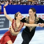 アイスダンス・フリー　息の合った演技を見せる村元哉中（左）、高橋大輔組（撮影・吉田敦史）