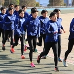 ４年連続の大舞台へ、意気込む女子・須磨学園の選手ら＝神戸市須磨区の同校（撮影・鈴木雅之）