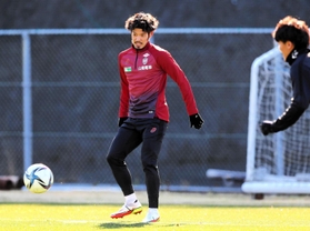 ５得点５アシストだった昨季以上の数字を目標に掲げる神戸のＭＦ山口＝和歌山県上富田スポーツセンターⓒＶＩＳＳＥＬ　ＫＯＢＥ