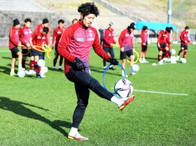 昨季のけがを受け、体のケアにも気を配りながら開幕に備える神戸のＭＦ山口＝和歌山県上富田スポーツセンターⓒＶＩＳＳＥＬ　ＫＯＢＥ