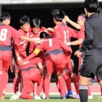 前橋育英-日ノ本　後半、先制点を奪い歓喜の輪をつくる日ノ本イレブン