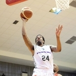 奈良-西宮　４７点の大量得点でチームの４連勝に貢献したハインズ（Ｃ）B.LEAGUE
