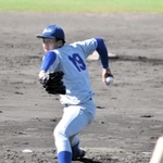 ドラフト直前、スカウト全１２球団約５０人が集結する中で力投した関西国際大の翁田大勢＝２０２１年１０月４日、大阪シティ金庫スタジアム