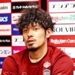 キャンプ練習後のオンライン取材に答える神戸のＭＦ山口＝和歌山県上富田スポーツセンターⓒＶＩＳＳＥＬ　ＫＯＢＥ