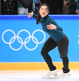 ２度目の五輪舞台で氷の感触を確かめる坂本花織＝３日、北京（撮影・堀内　翔）