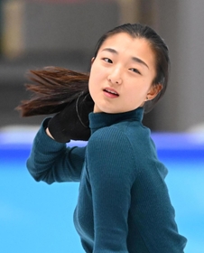 ２度目の五輪舞台で氷の感触を確かめる坂本花織＝３日、北京（撮影・堀内　翔）