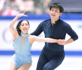 昨年のＮＨＫ杯で息の合った演技を見せた三浦璃来、木原龍一組＝２０２１年１１月１２日、東京・代々木第一体育館