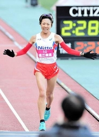 ２０１６年の大阪国際女子マラソンで２位に入った堀江美里