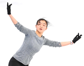 公式練習で調整する坂本花織＝北京（撮影・堀内　翔）