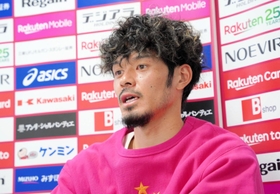 今季も副主将としてチームを引っ張る神戸の山口＝神戸市西区、いぶきの森球技場ⓒＶＩＳＳＥＬ　ＫＯＢＥ