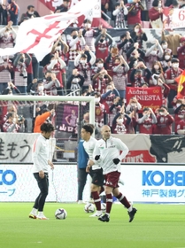 先発が発表された神戸のイニエスタ＝ノエビアスタジアム神戸（撮影・小林良多）