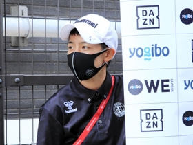 ＷＥリーグの試合運営に携わるＩＮＡＣ神戸の京川舞＝２０２１年９月２６日、堺市立サッカーナショナルトレーニングセンター
