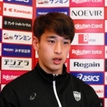 新加入ＤＦ槙野との定位置争いに意気込む神戸のＤＦ小林＝神戸市内のホテル（Ｃ）ＶＩＳＳＥＬ　ＫＯＢＥ