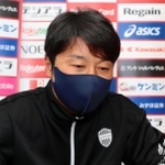 キャンプを総括し「より攻撃的なサッカーをしていきたい」と新シーズンに意気込む神戸の三浦監督＝神戸市内のホテルⓒＶＩＳＳＥＬ　ＫＯＢＥ