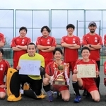 男子で初優勝を飾ったハーツのメンバー＝丹波篠山市、丹波篠山総合スポーツセンター