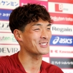 古巣浦和戦に向けて意気込みを語っていた神戸のＤＦ槙野智章＝２２日、神戸市西区、いぶきの森球技場ⓒＶＩＳＳＥＬ　ＫＯＢＥ