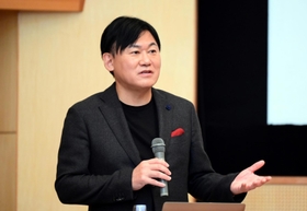 三木谷浩史会長＝２０２１年１１月