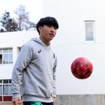 サッカー日本代表として知的障害者の世界選手権に挑む神戸特別支援学校高等部３年の大野航。運動量が自慢だ＝神戸市北区大脇台の同校