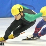 ２種目で大会新記録を塗り替えた選手権男子の松林佑倭（左）