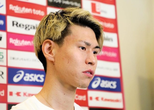 日本復帰やＷ杯への思いを語る神戸のＭＦ橋本拳人＝いぶきの森球技場ⓒＶＩＳＳＥＬ　ＫＯＢＥ