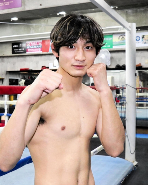 西日本新人王を目指す大城星亜＝神戸市垂水区のＳＵＮ-ＲＩＳＥジム