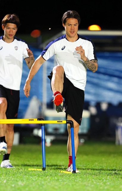 今季の公式戦全試合に先発し、神戸を攻守で引っ張るＤＦ酒井（中央）＝ブリラムⓒＶＩＳＳＥＬ　ＫＯＢＥ