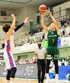 西宮-熊本　第４クオーター、シュートする西宮の今野（１）