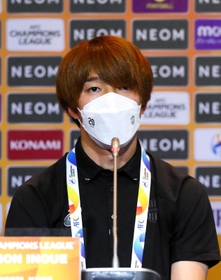 再び師弟関係を結んだ恩師の下、神戸の低迷脱却を誓う井上＝ブリラムⓒＶＩＳＳＥＬ　ＫＯＢＥ