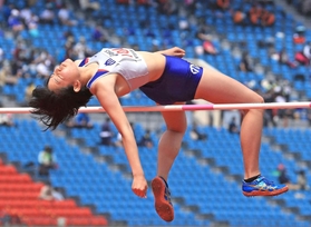 一般・高校女子走り高跳び決勝　１メートル７３で優勝した順大の井上紗耶加（撮影・吉田敦史）