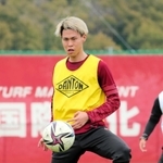 即戦力として期待が懸かる神戸のＭＦ橋本拳人＝いぶきの森球技場ⓒＶＩＳＳＥＬ　ＫＯＢＥ