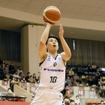 奈良ー西宮　第１クオーター、シュートする西宮の渡辺（Ｃ）B.LEAGUE