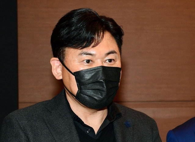 ヴィッセル神戸の三木谷浩史会長＝４月