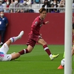 神戸-鳥栖　前半、武藤、イニエスタとつないだボールをゴールに流し込む神戸の汰木康也＝ノエビアスタジアム神戸（撮影・秋山亮太）