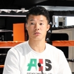 ７月の移籍初戦を発表するプロボクシングの亀田和毅＝西宮市のＴＲＹＢＯＸ平成西山ジム