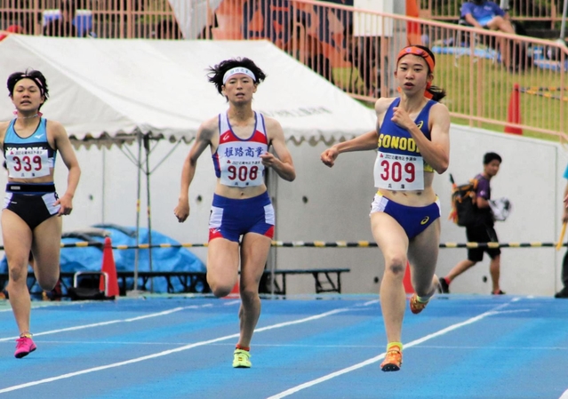 全国高校総体近畿地区予選 陸上女子400m、園田勢がそろって表彰台