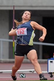 女子やり投げ　６０メートル８４で３位入賞した武本紗栄＝ヤンマースタジアム長居（撮影・秋山亮太）