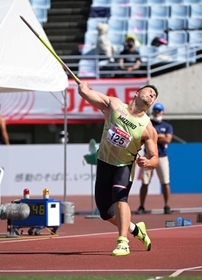 男子やり投げ決勝　８１メートル０２で優勝したディーン元気（撮影・秋山亮太）